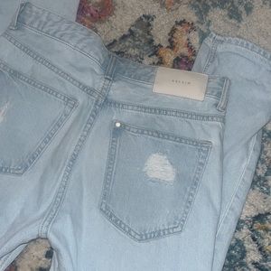 Boyfriend style jeans. Size 24. Low waist/taille basse